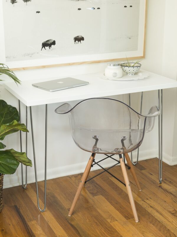 Hairpin Desk