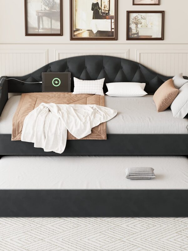 Velvet Tufted Twin Size Daybed with Trundle and USB Ports